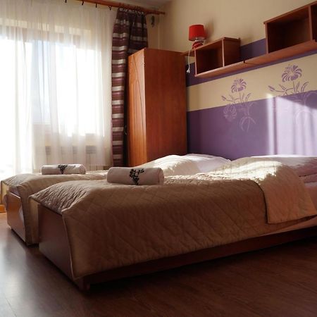 Pod Tatrami Bed & Breakfast บุโควินา ทัตซานสกา ภายนอก รูปภาพ